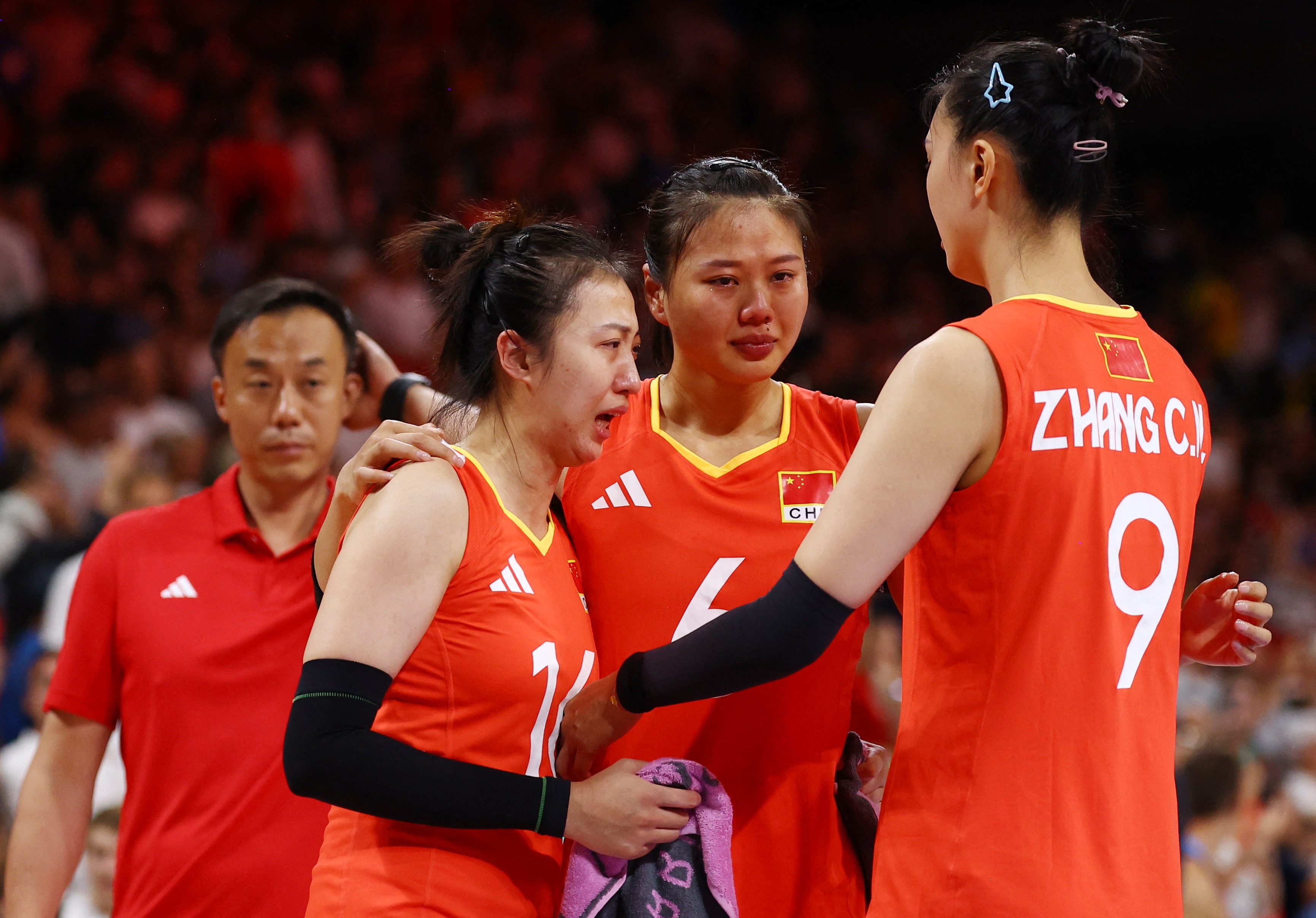 乐鱼体育首页-中国女排刷新世界纪录，勇士教练激动落泪！