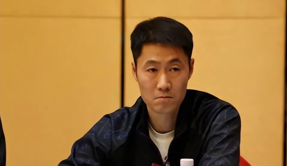乐鱼体育全站-Doinb迎来三赛季出色发挥，日本队观众热烈欢呼！